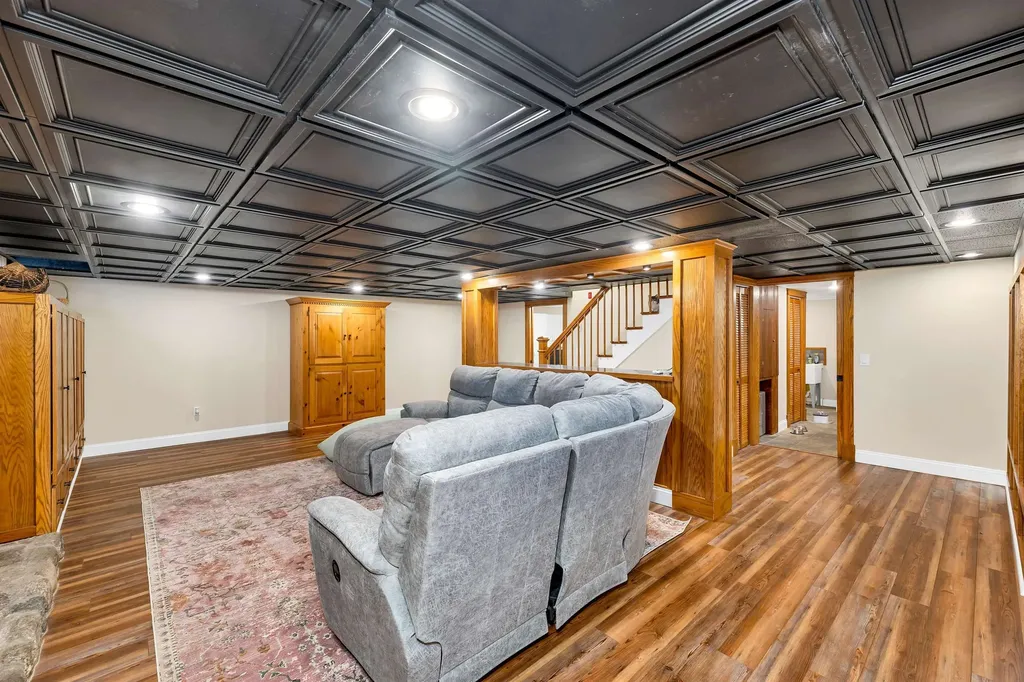 1496 Old North Main Street Laconia NH 03246