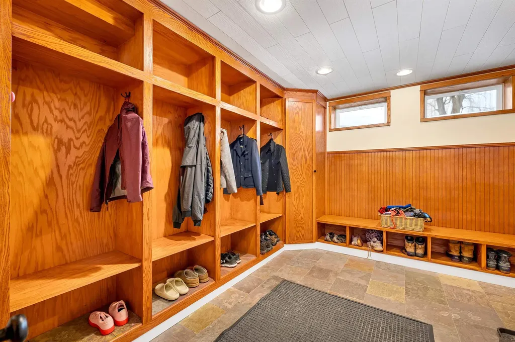 1496 Old North Main Street Laconia NH 03246