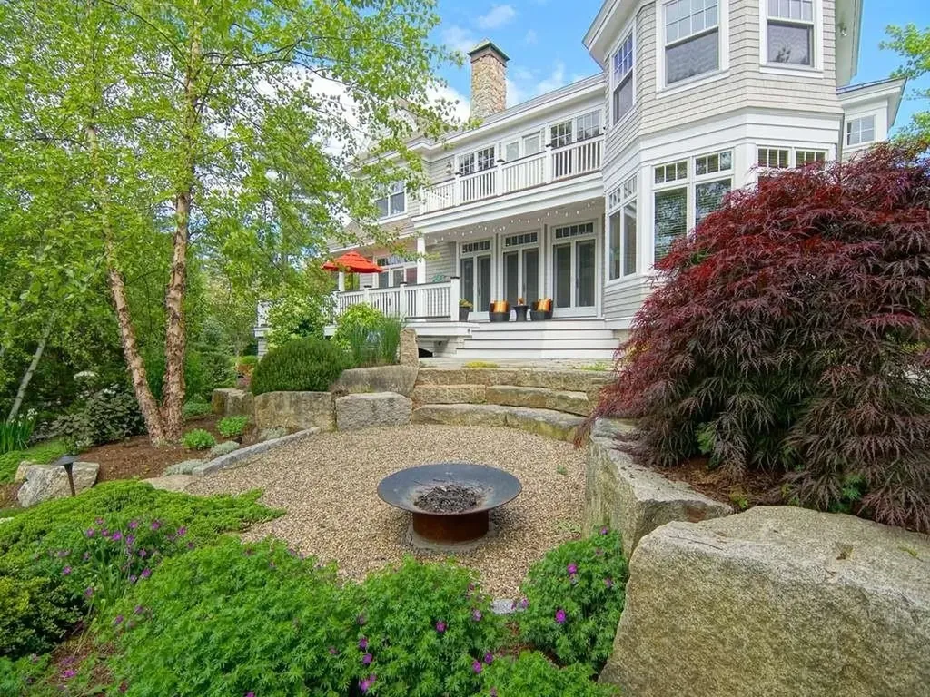 77 Abigale Lane New Castle NH 03854