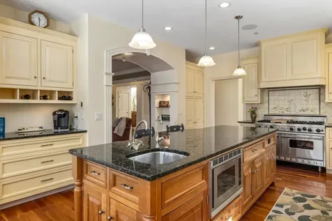 77 Abigale Lane New Castle NH 03854