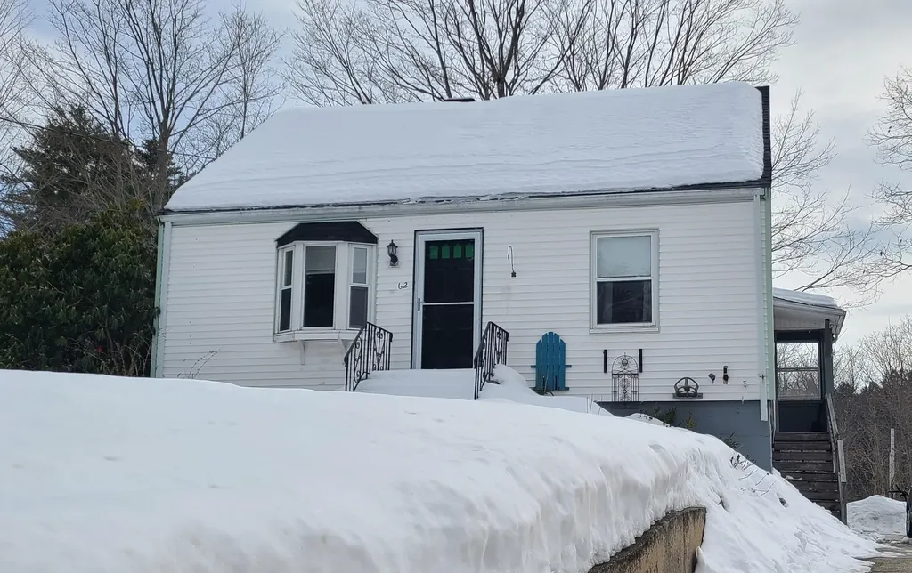 62 Maple Street Somersworth NH 03878