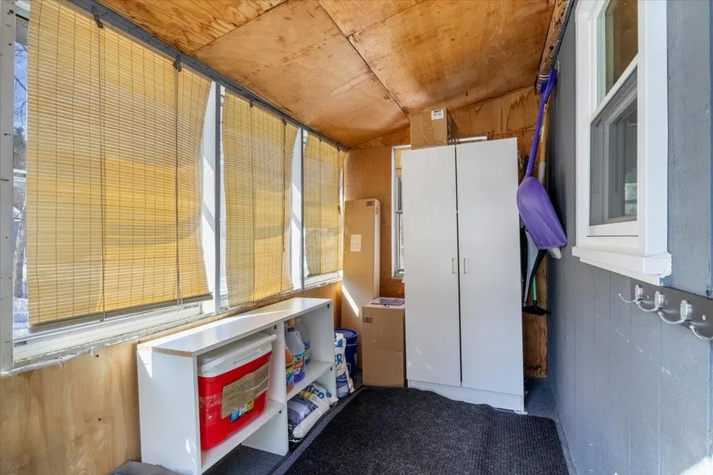 17 Benton Road Hooksett NH 03106