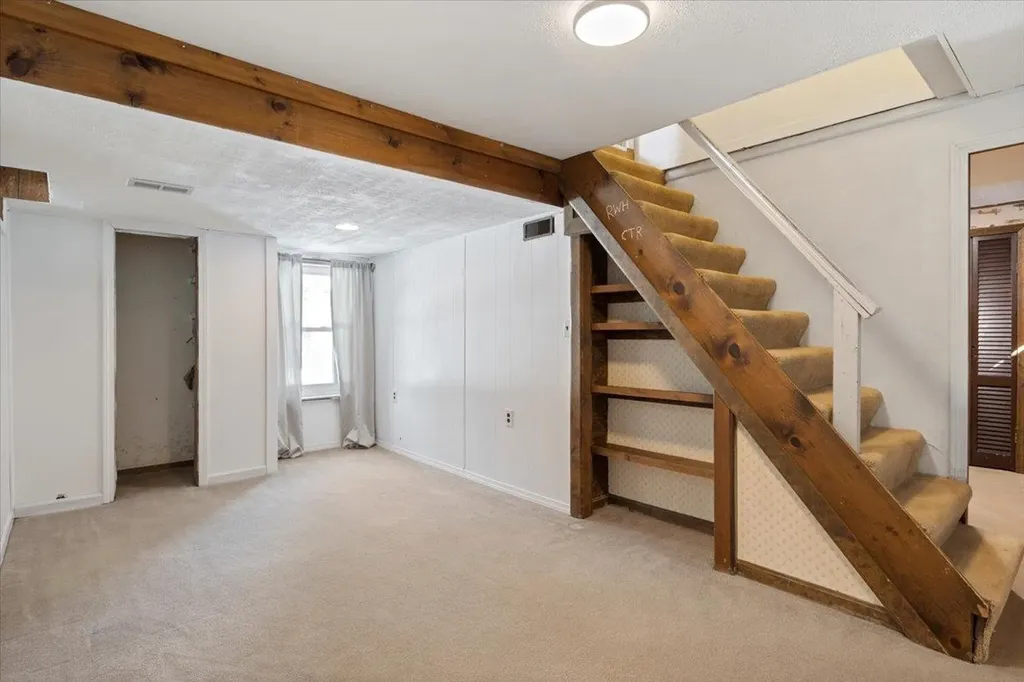 17 Benton Road Hooksett NH 03106