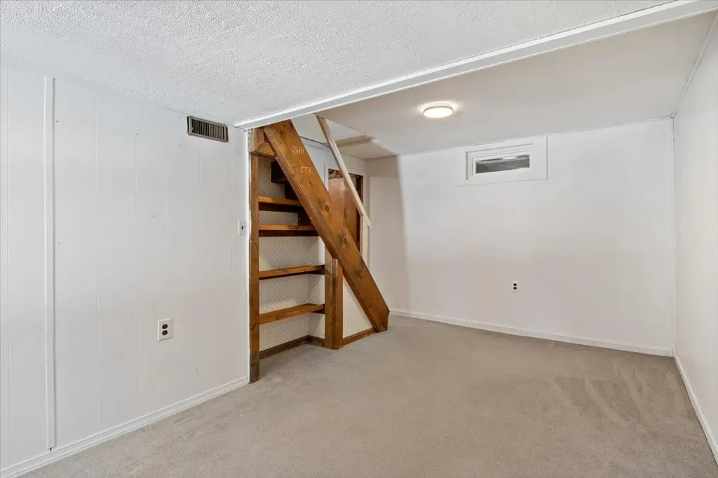 17 Benton Road Hooksett NH 03106