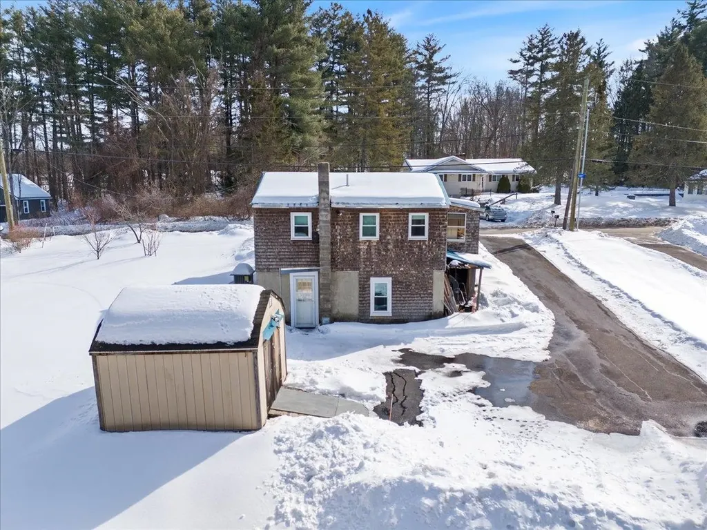 17 Benton Road Hooksett NH 03106