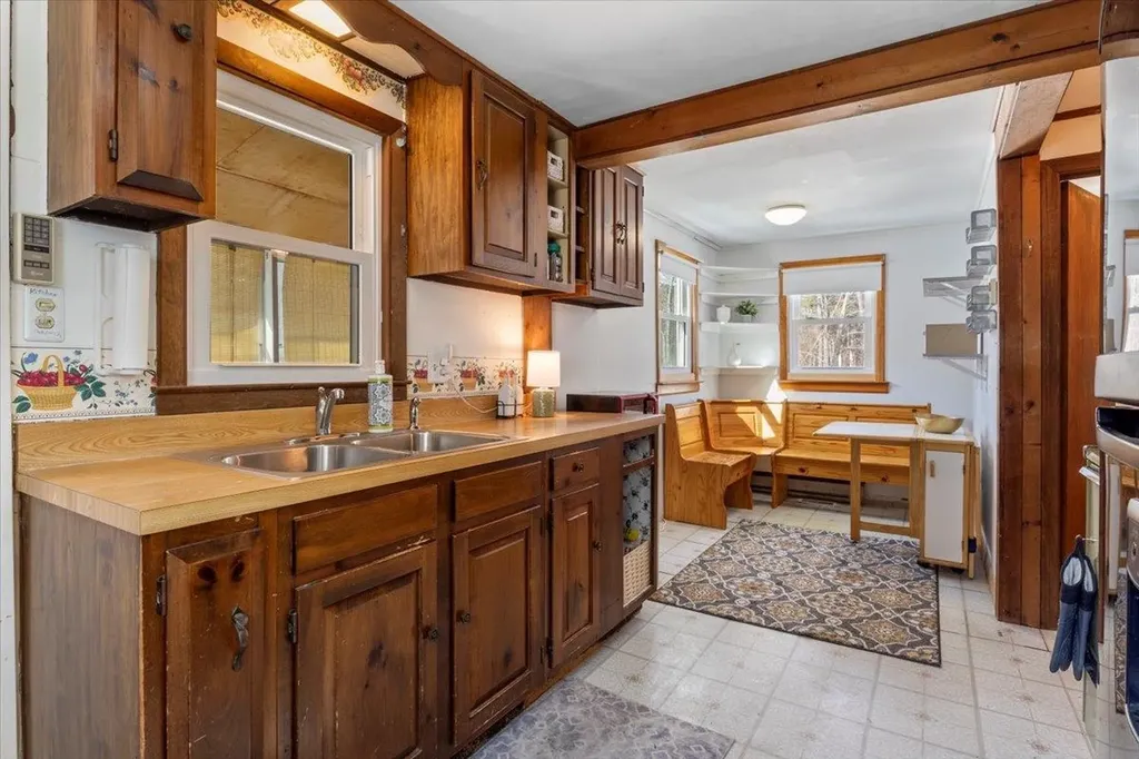 17 Benton Road Hooksett NH 03106