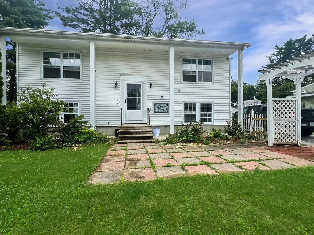 5 - 7 Meadow Lane Allenstown NH 03275