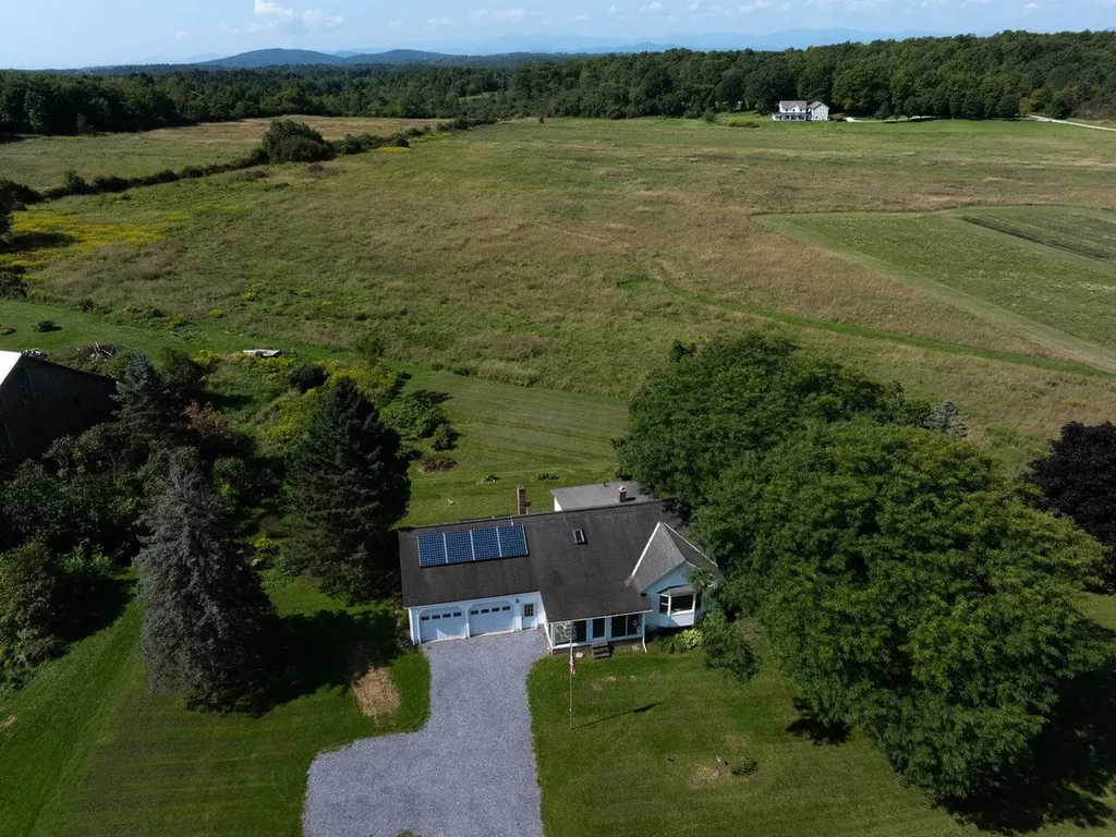 2735 Shelburne Falls Road Hinesburg VT 05461