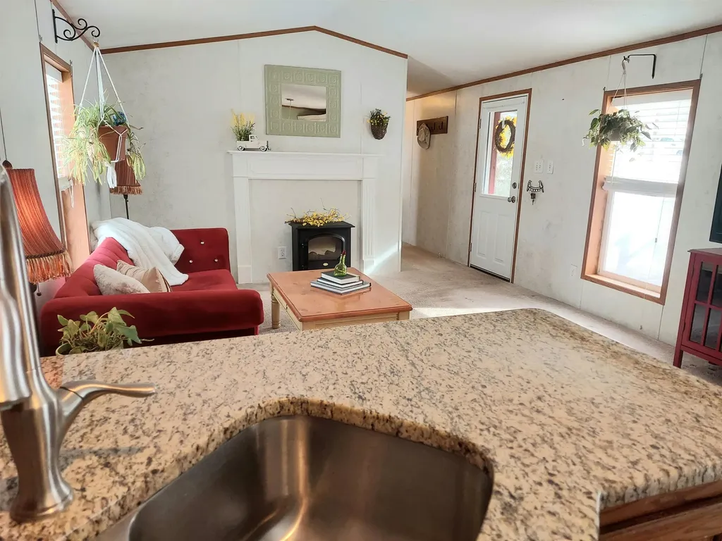 36 Fullam Circle Allenstown NH 03275