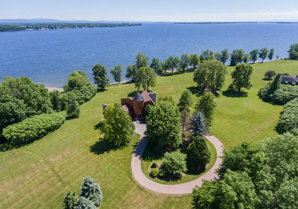 357 Mcgregor Point Alburgh VT 05440