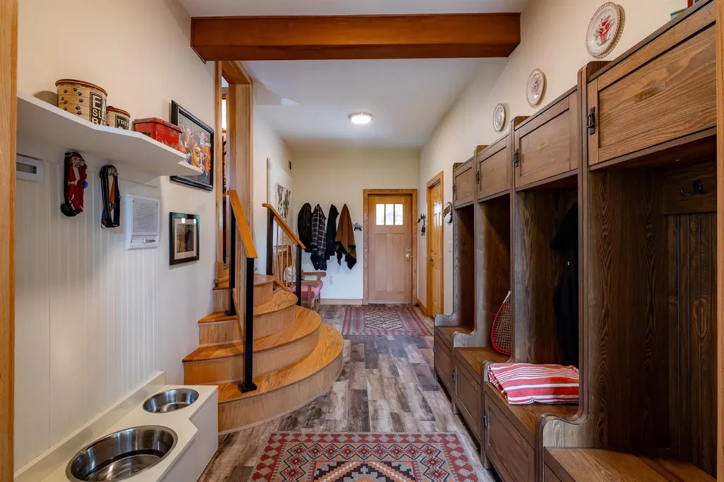 357 Mcgregor Point Alburgh VT 05440