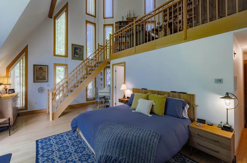 357 Mcgregor Point Alburgh VT 05440