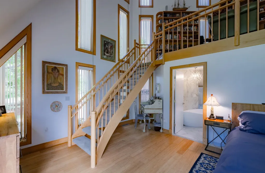 357 Mcgregor Point Alburgh VT 05440