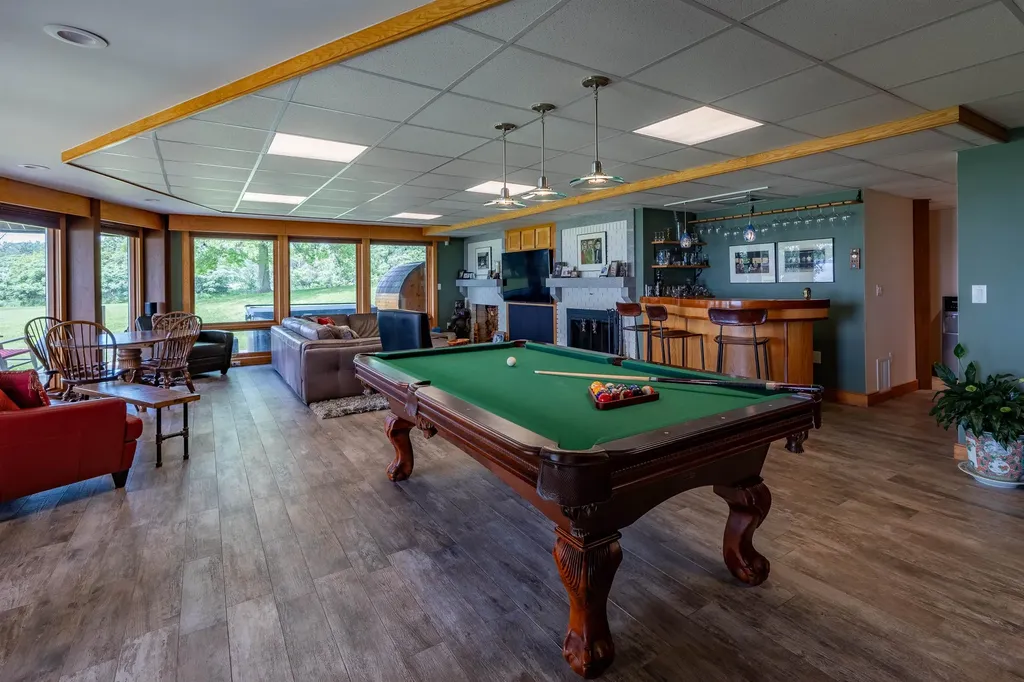 357 Mcgregor Point Alburgh VT 05440