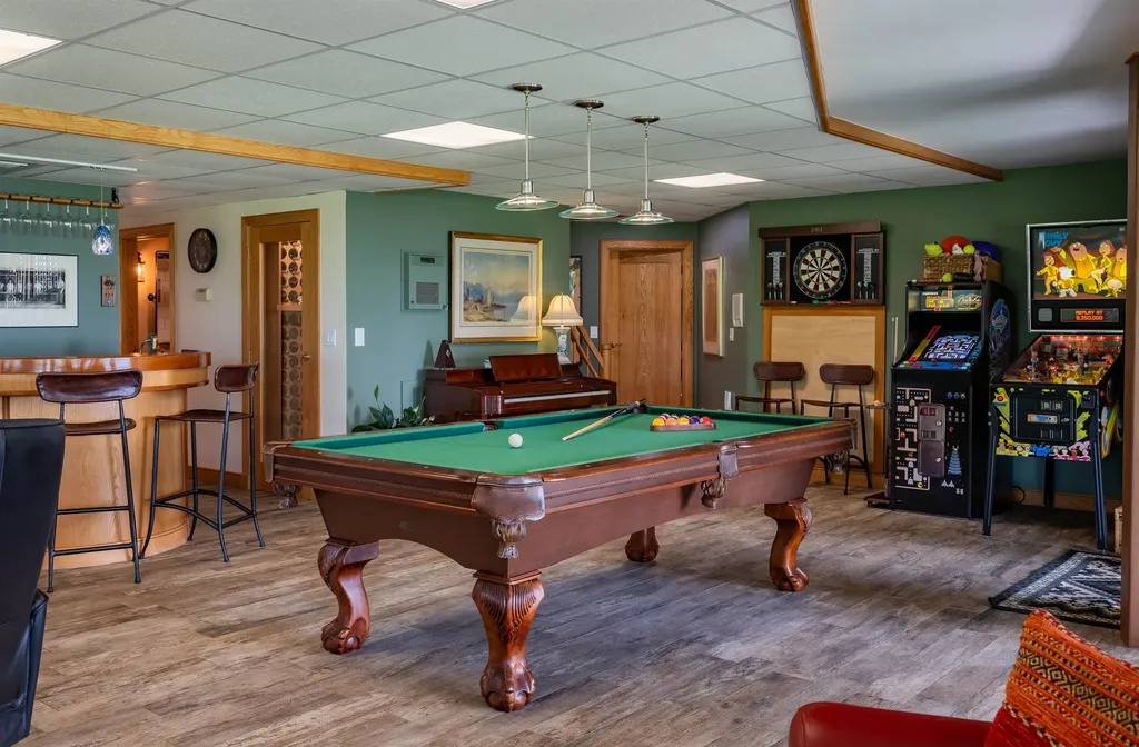 357 Mcgregor Point Alburgh VT 05440