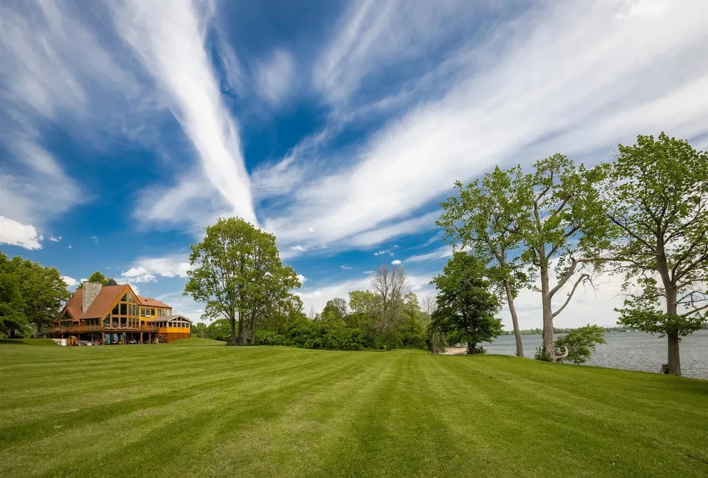 357 Mcgregor Point Alburgh VT 05440