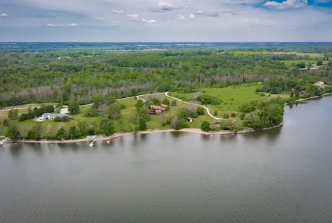 357 Mcgregor Point Alburgh VT 05440