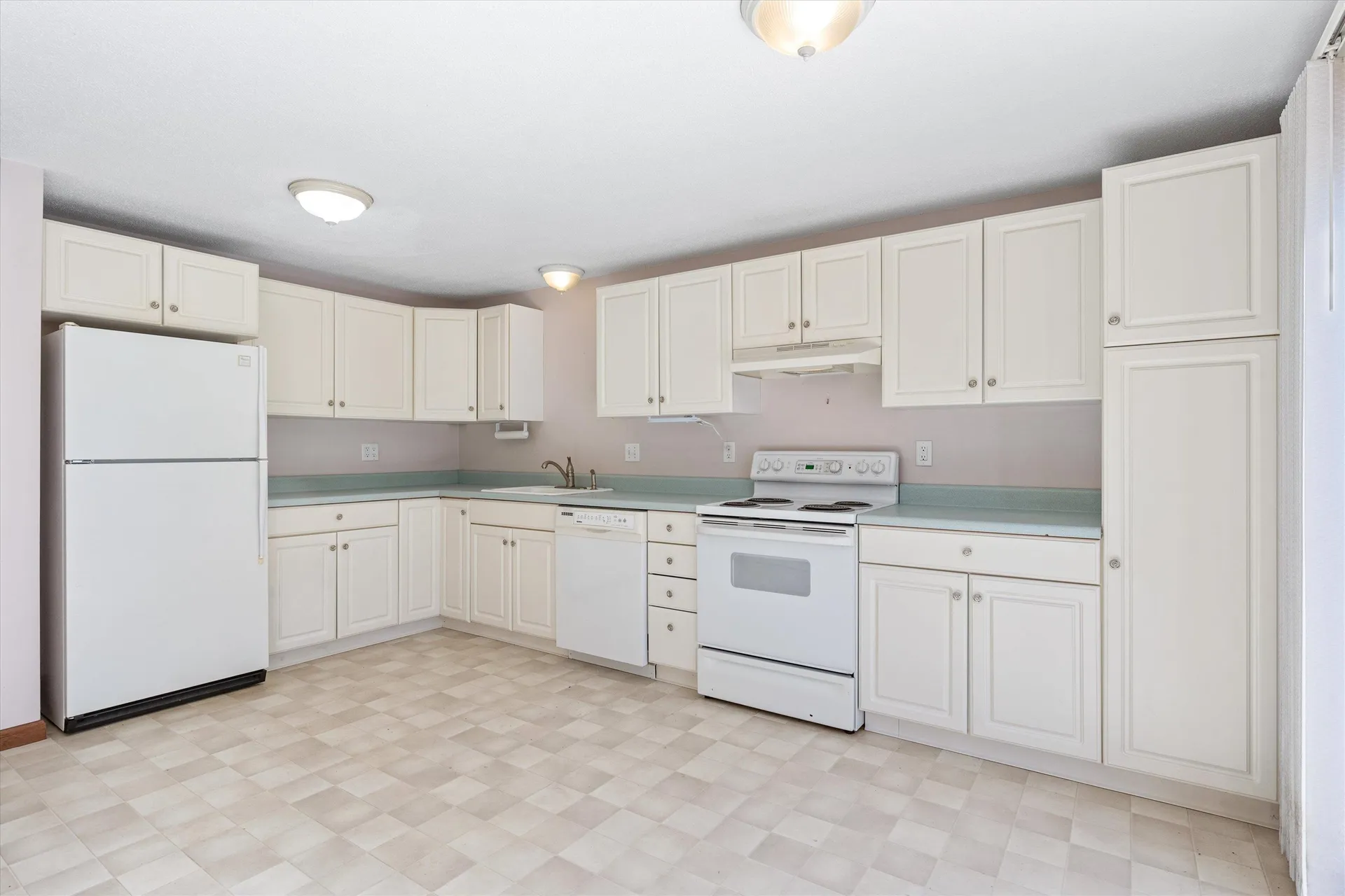 5 Picadilly Court Manchester NH 03104