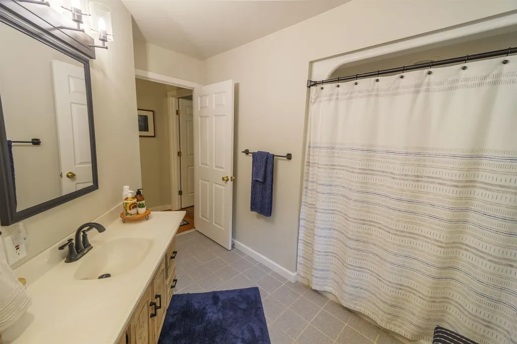 38 Yeaw Road Dover VT 05341