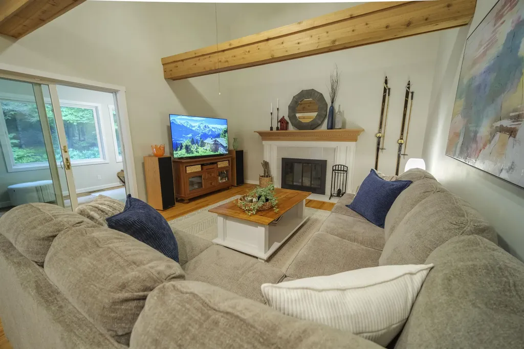 38 Yeaw Road Dover VT 05341