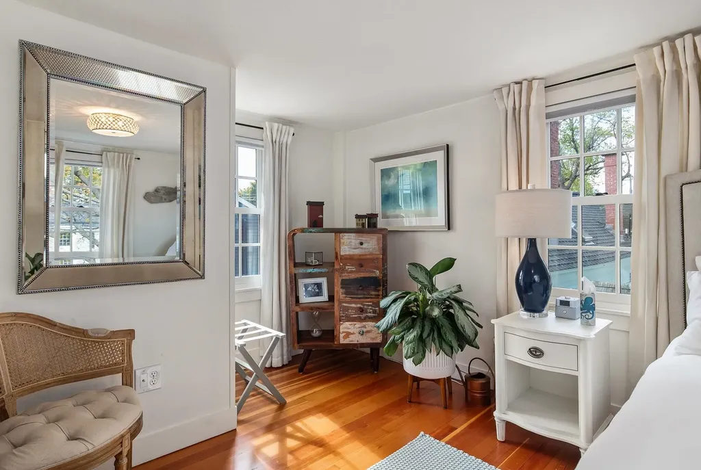 24 Holmes Court Portsmouth NH 03801