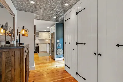 24 Holmes Court Portsmouth NH 03801