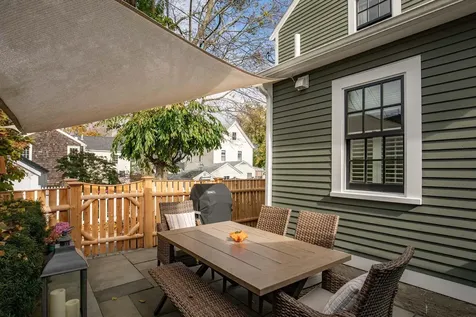24 Holmes Court Portsmouth NH 03801