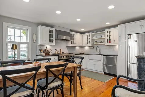 24 Holmes Court Portsmouth NH 03801