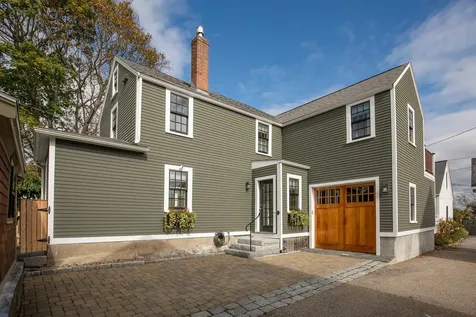 24 Holmes Court Portsmouth NH 03801