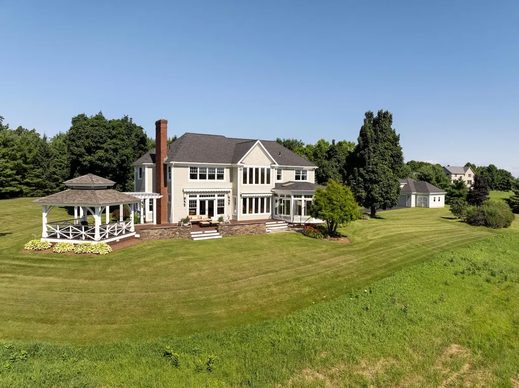 6 Luke Lane Shelburne VT 05482