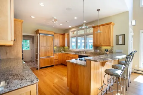 6 Luke Lane Shelburne VT 05482