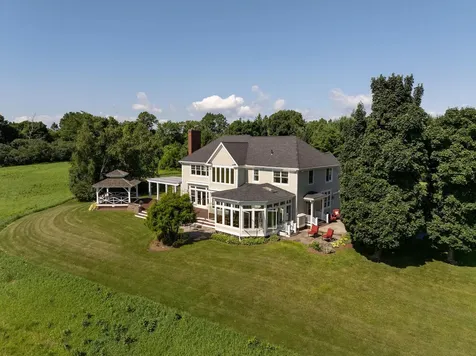 6 Luke Lane Shelburne VT 05482
