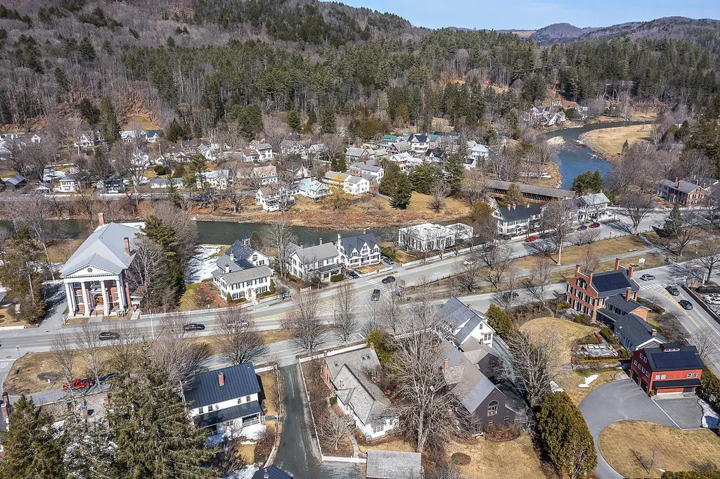 20 The Green Woodstock VT 05091
