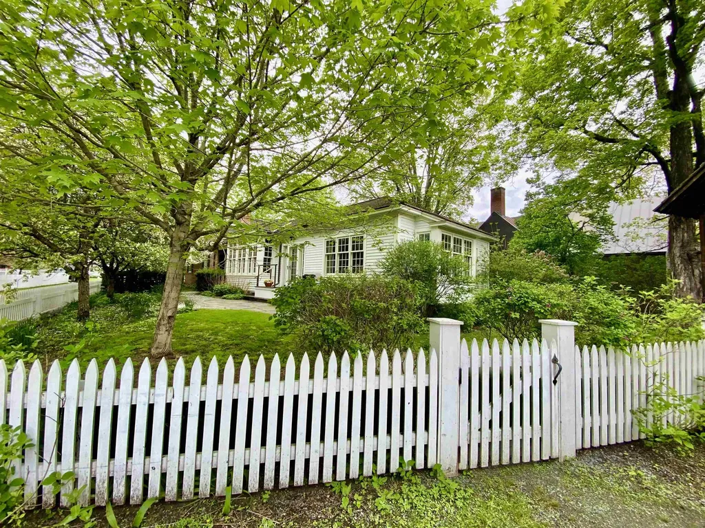 20 The Green Woodstock VT 05091