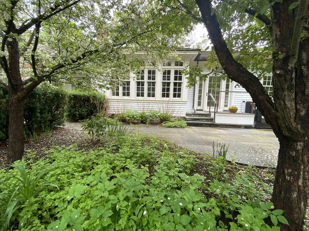 20 The Green Woodstock VT 05091