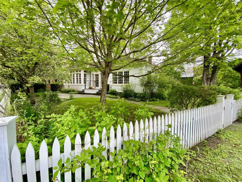 20 The Green Woodstock VT 05091