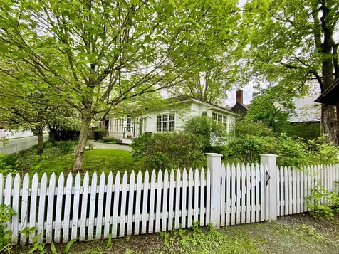 20 The Green Woodstock VT 05091