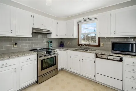 25 Lovering Street Manchester NH 03109