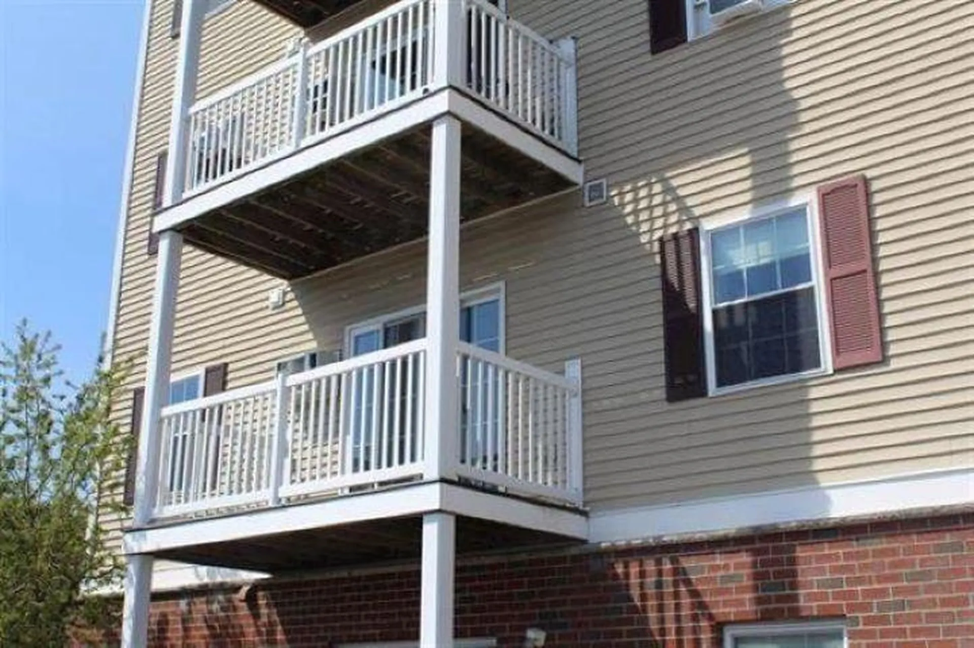 18 Harbor Avenue Nashua NH 03060