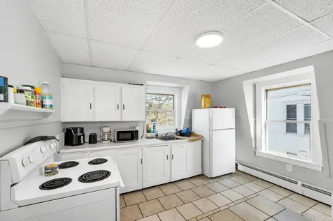 18 Gilford Avenue Laconia NH 03246