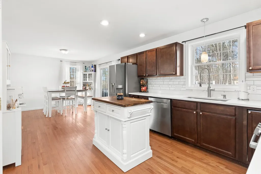 18 Rocky Hill Road Nottingham NH 03290