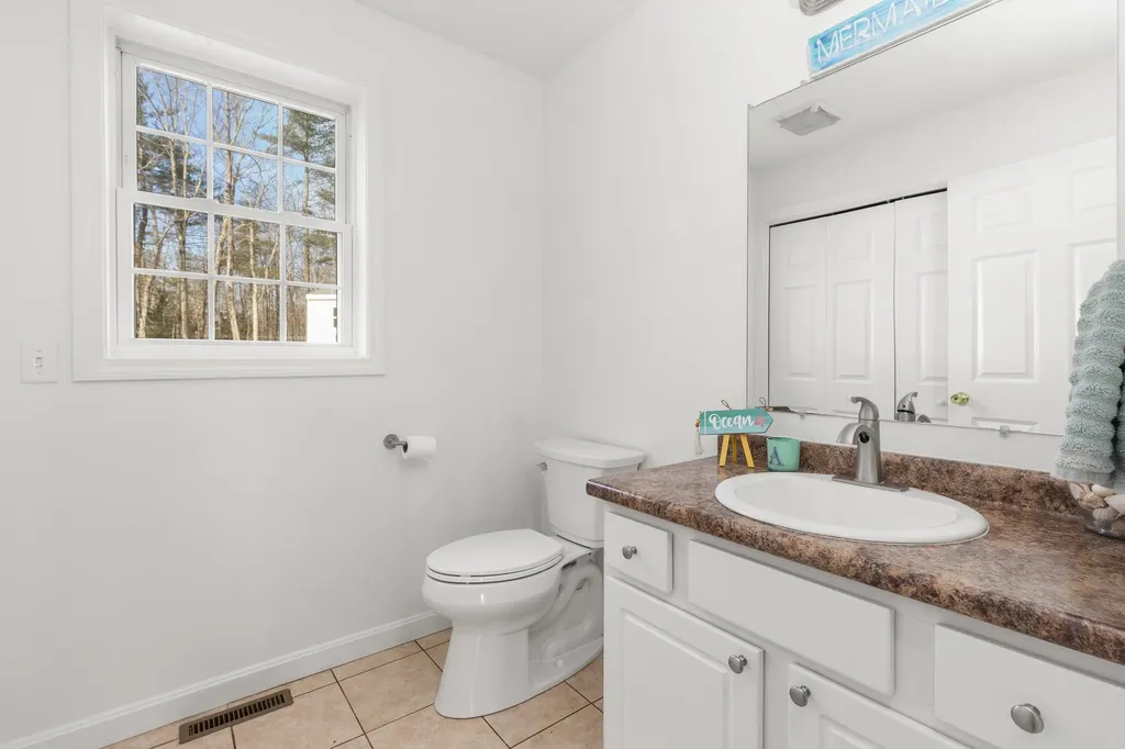 18 Rocky Hill Road Nottingham NH 03290