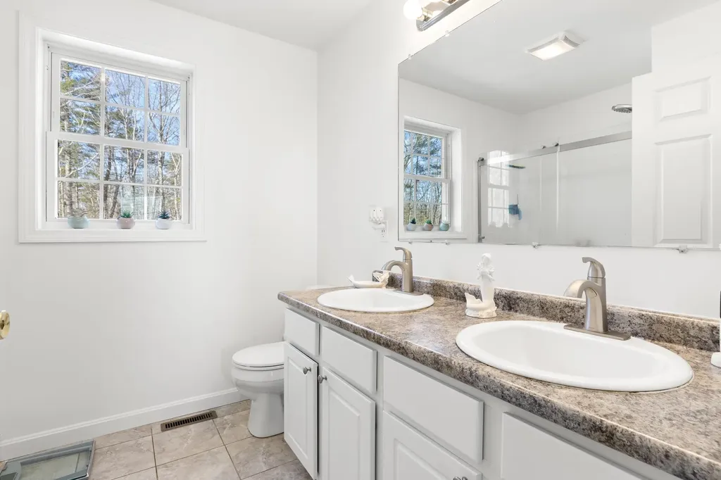 18 Rocky Hill Road Nottingham NH 03290