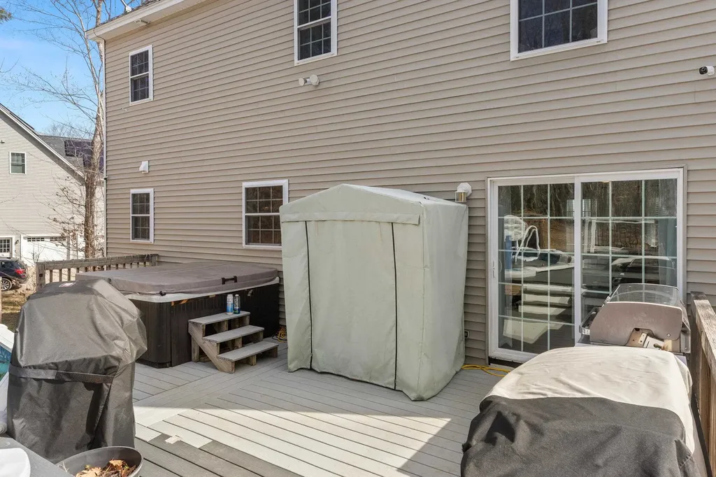 18 Rocky Hill Road Nottingham NH 03290