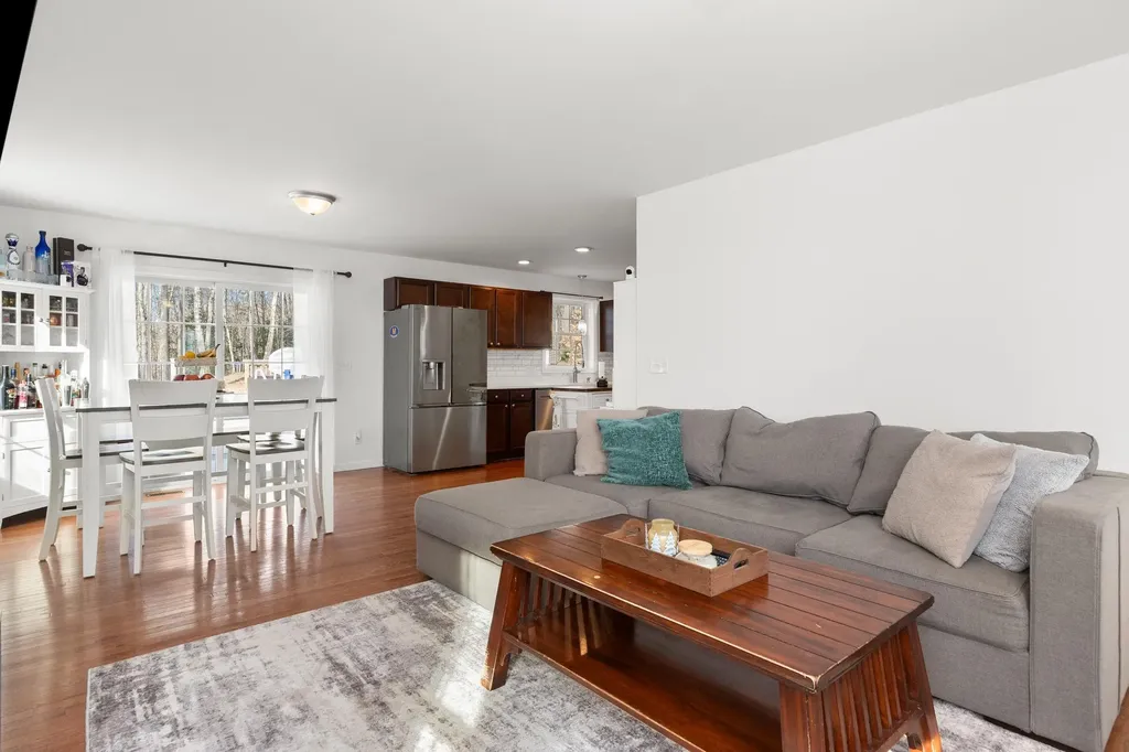 18 Rocky Hill Road Nottingham NH 03290