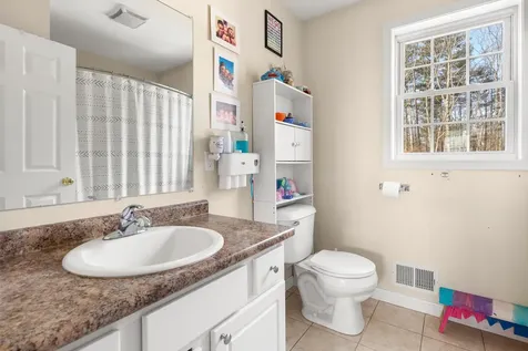 18 Rocky Hill Road Nottingham NH 03290