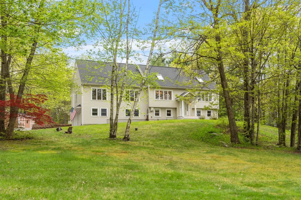 27 Norwood Road Salem NH 03079