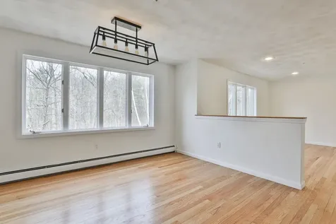 27 Norwood Road Salem NH 03079