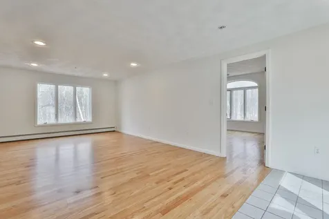 27 Norwood Road Salem NH 03079