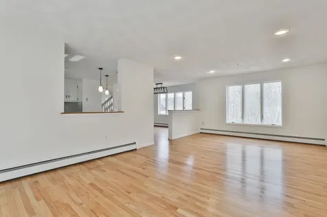 27 Norwood Road Salem NH 03079